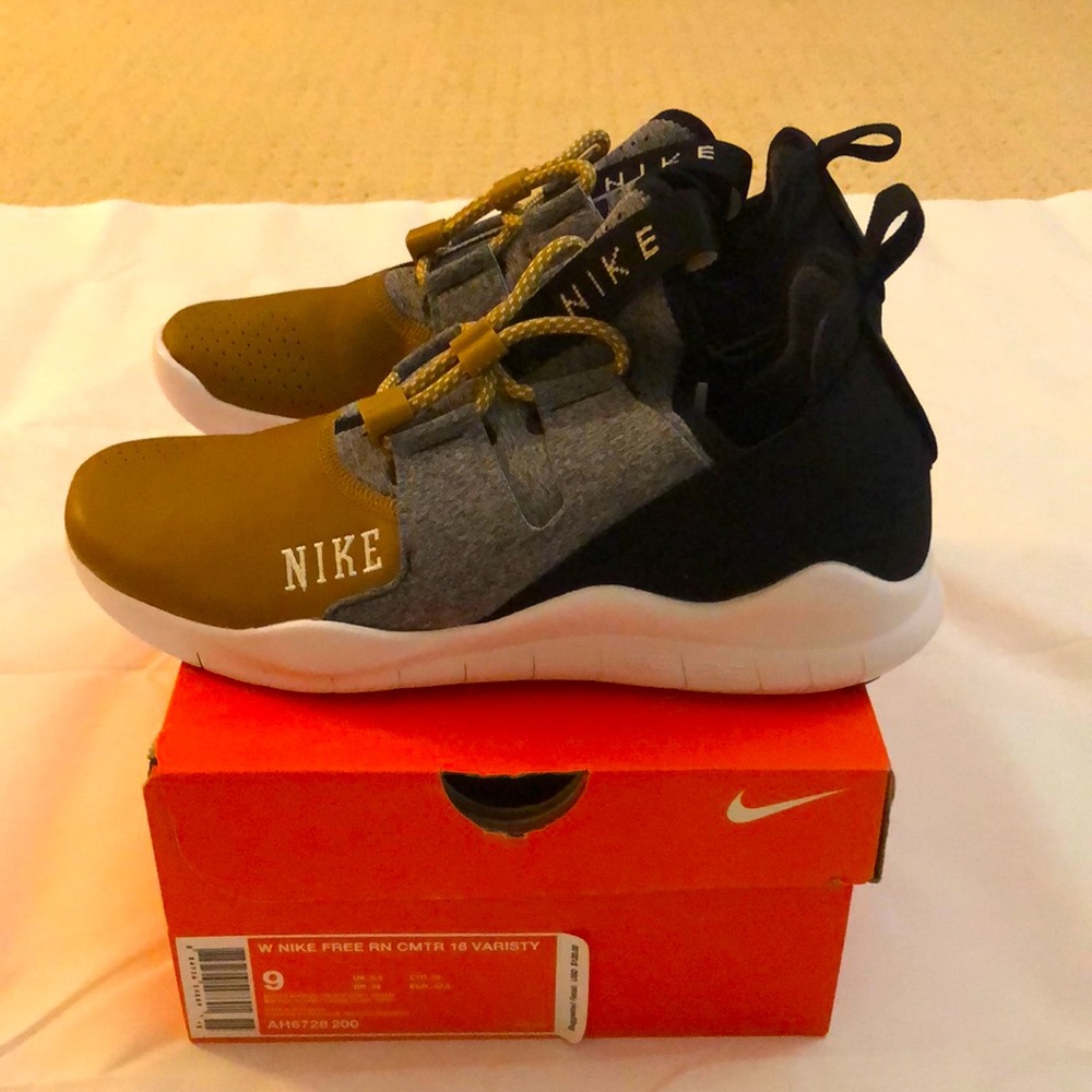 Brand New Nike Free Run CMTR 18 Varsity in a size Women 9!